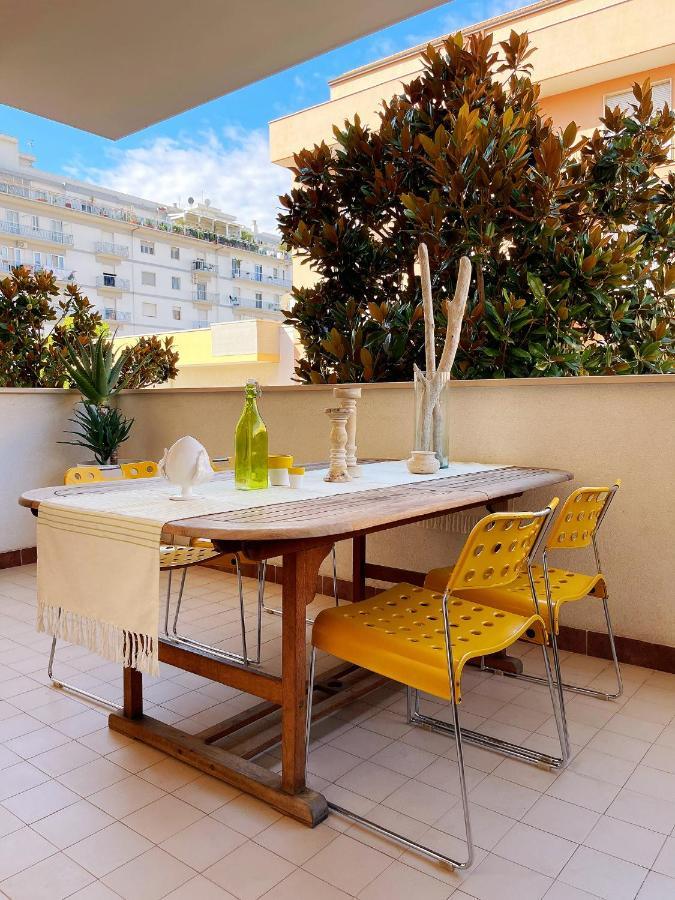 Colourful Living Appartement Monopoli Buitenkant foto